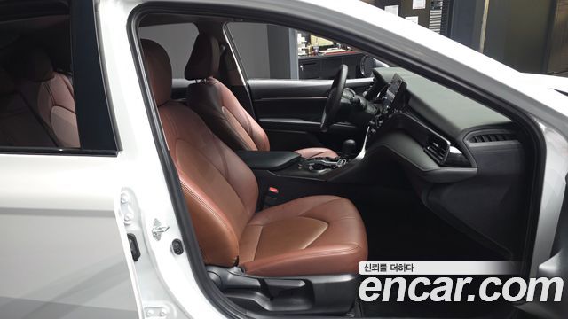 Toyota Camry 2024 — photo 17