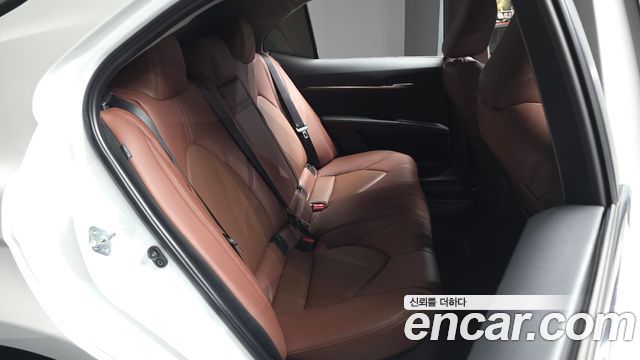 Toyota Camry 2024 — photo 18