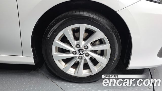 Toyota Camry 2024 — photo 7