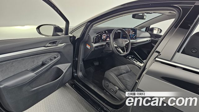 Volkswagen Golf 2025 — photo 13