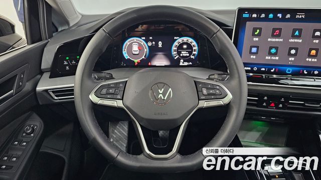Volkswagen Golf 2025 — photo 18