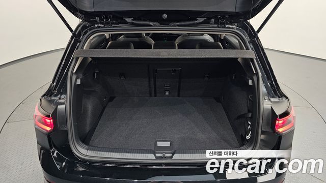 Volkswagen Golf 2025 — photo 23