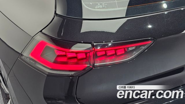 Volkswagen Golf 2025 — photo 9