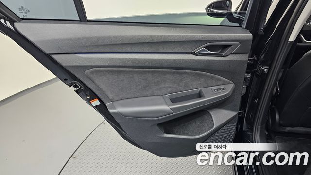 Volkswagen Golf 2025 — photo 15