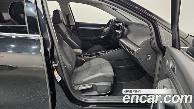 Volkswagen Golf 2025 — photo 16