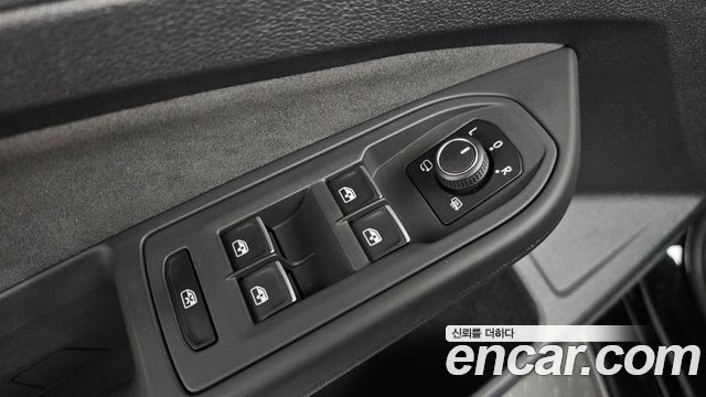 Volkswagen Golf 2025 — photo 29