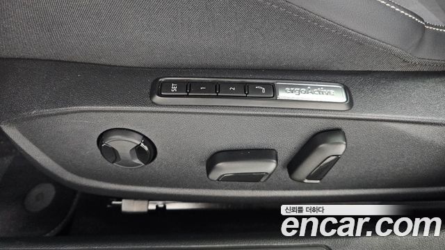 Volkswagen Golf 2025 — photo 31