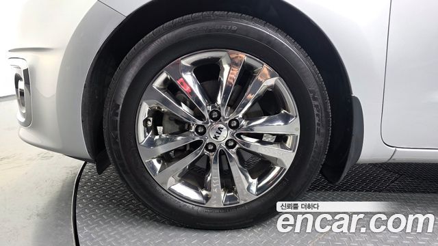 Kia Canival 2015 — photo 5