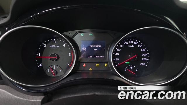 Kia Canival 2015 — photo 8