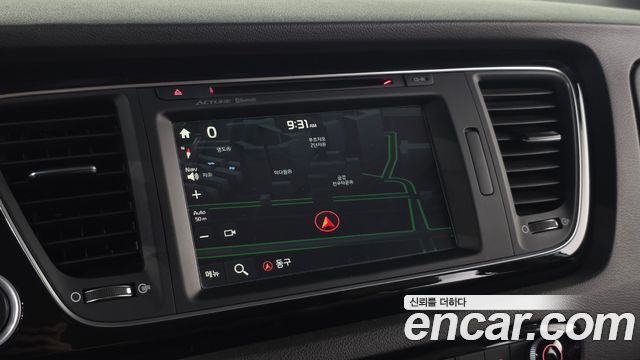 Kia Canival 2015 — photo 13