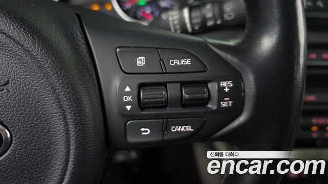 Kia Canival 2015 — photo 17