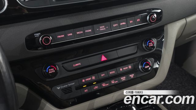 Kia Canival 2015 — photo 18