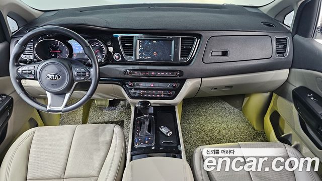 Kia Canival 2016 — photo 10