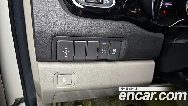 Kia Canival 2016 — photo 22