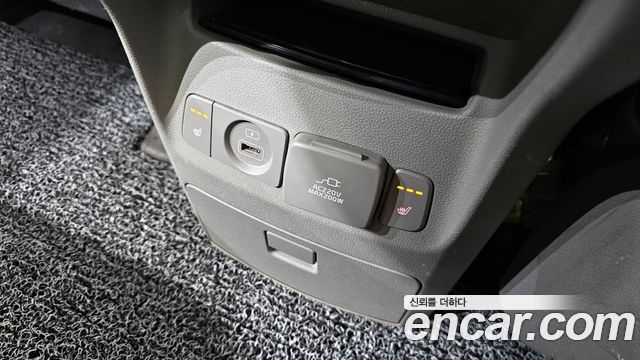Kia Canival 2016 — photo 24