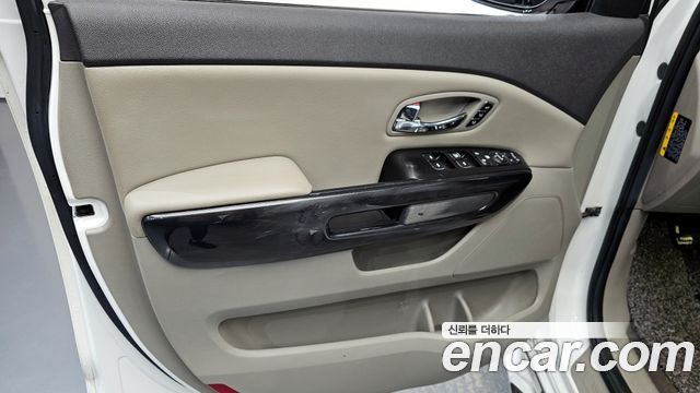 Kia Canival 2016 — photo 14