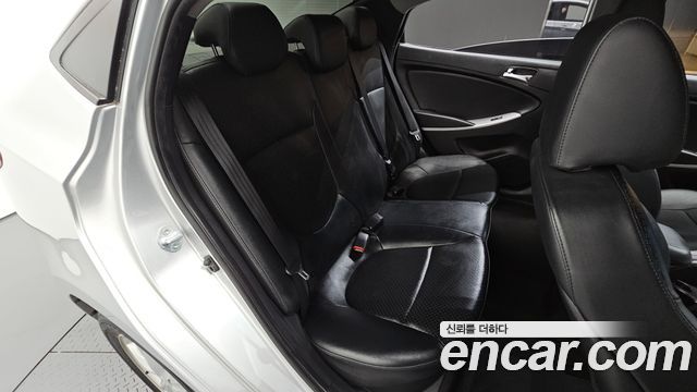Hyundai Accent 2014 — photo 17