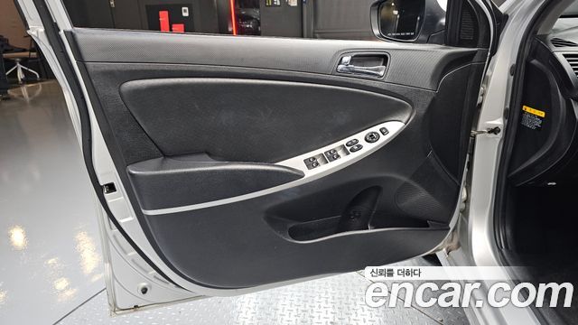 Hyundai Accent 2014 — photo 14