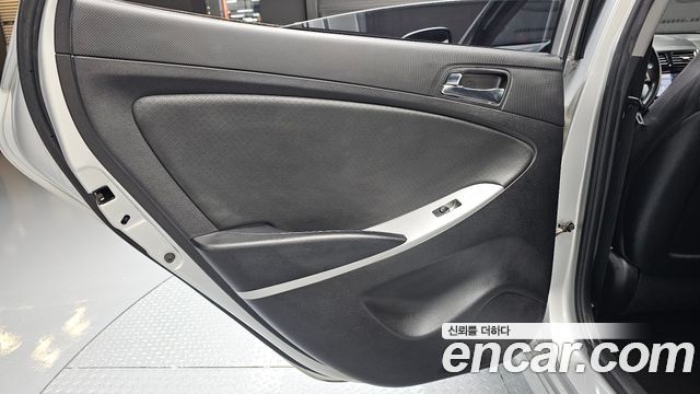 Hyundai Accent 2014 — photo 15
