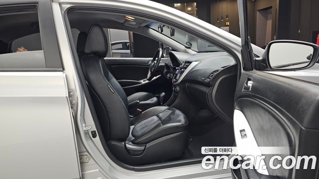 Hyundai Accent 2014 — photo 16