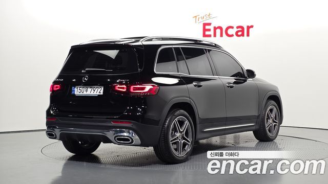 Mercedes-Benz GLB-Class 2023 — photo 2