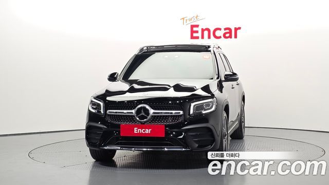 Mercedes-Benz GLB-Class 2023 — photo 3