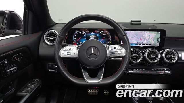 Mercedes-Benz GLB-Class 2023 — photo 20