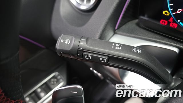 Mercedes-Benz GLB-Class 2023 — photo 23