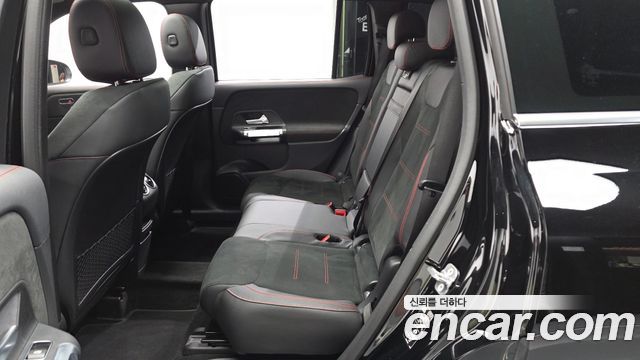 Mercedes-Benz GLB-Class 2023 — photo 16