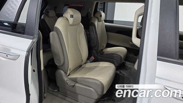 Kia Canival 2023 — photo 18
