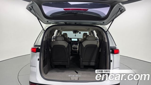 Kia Canival 2023 — photo 26