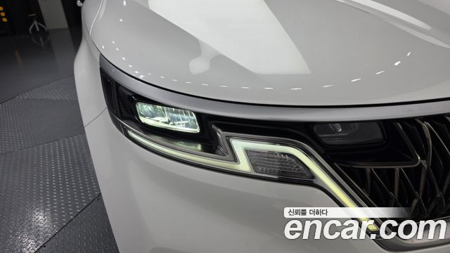 Kia Canival 2023 — photo 8