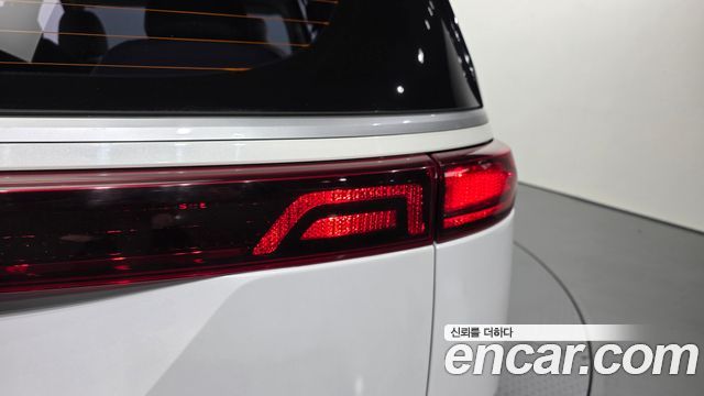Kia Canival 2023 — photo 9