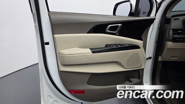 Kia Canival 2023 — photo 14