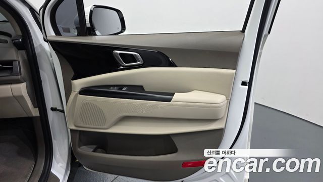 Kia Canival 2023 — photo 15