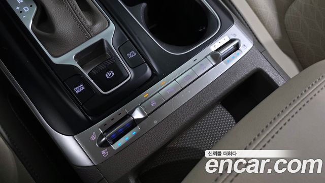 Kia Canival 2023 — photo 28