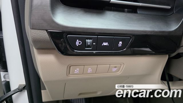 Kia Canival 2023 — photo 31