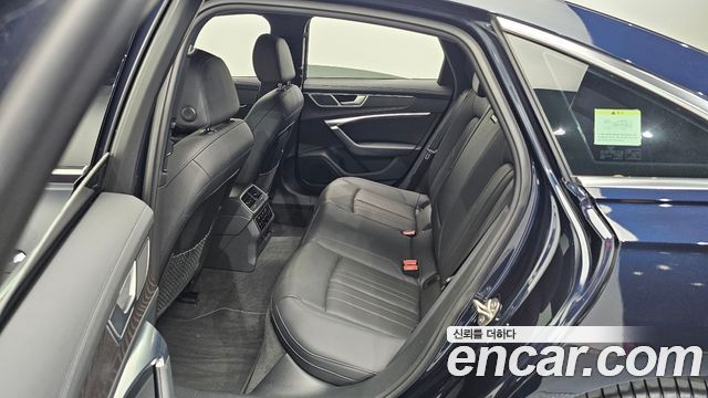 Audi A6 2022 — photo 11