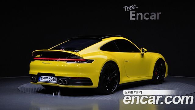 Porsche 911 2020 — photo 2