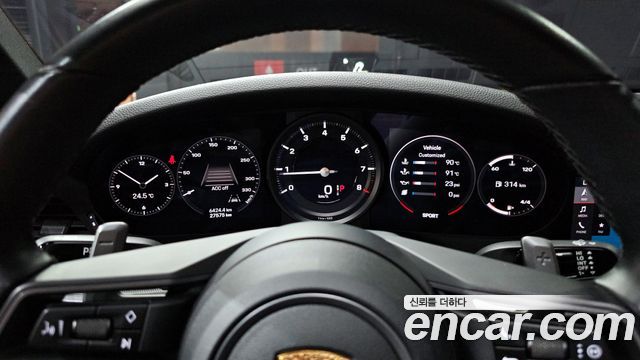 Porsche 911 2020 — photo 11