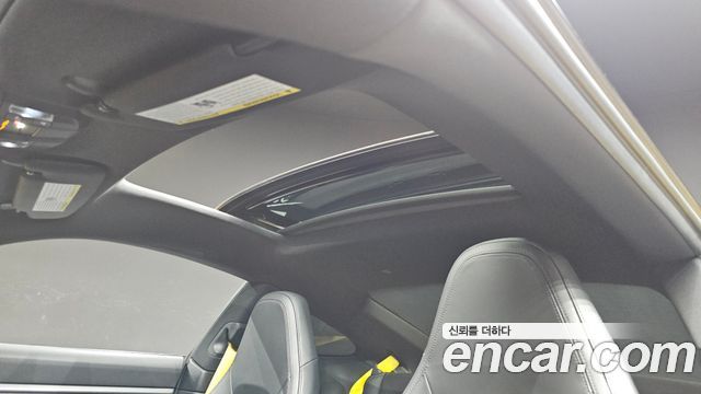 Porsche 911 2020 — photo 25