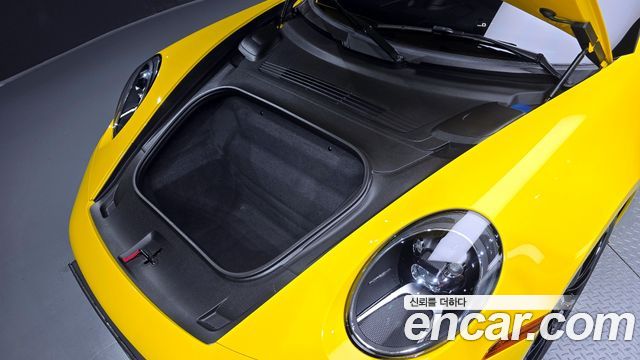 Porsche 911 2020 — photo 26