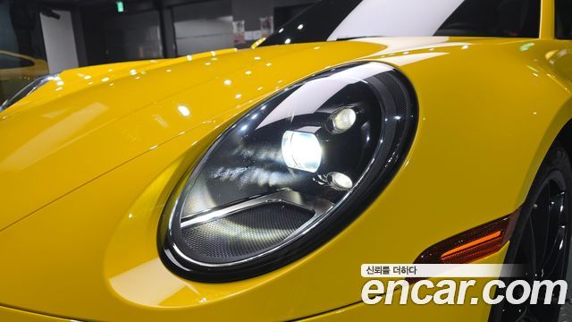 Porsche 911 2020 — photo 8
