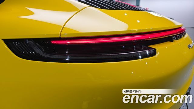 Porsche 911 2020 — photo 9
