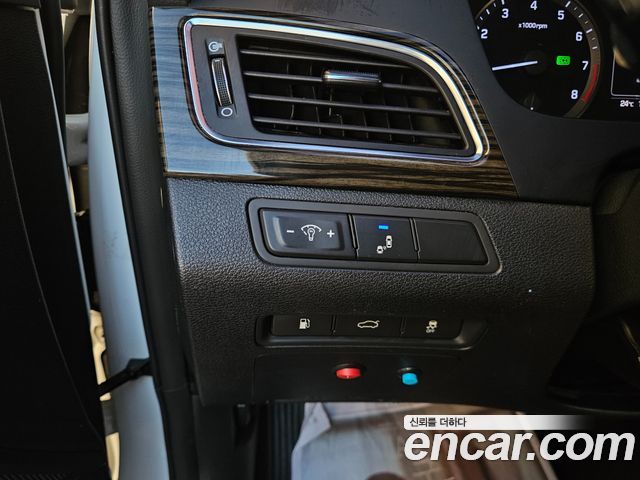 Hyundai Sonata 2016 — photo 16