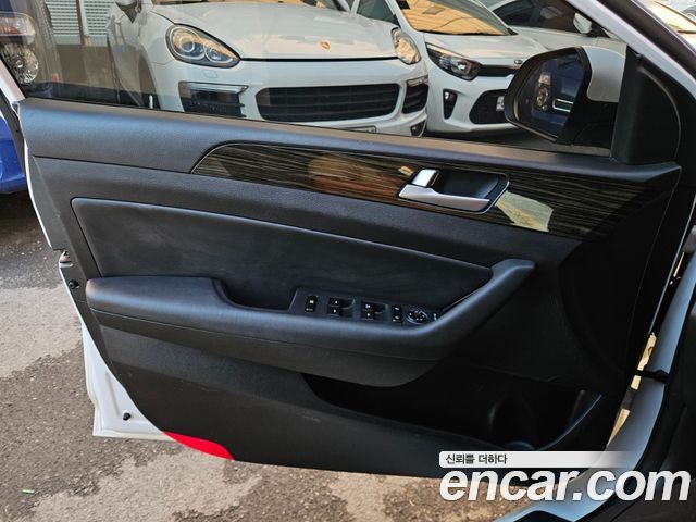 Hyundai Sonata 2016 — photo 17