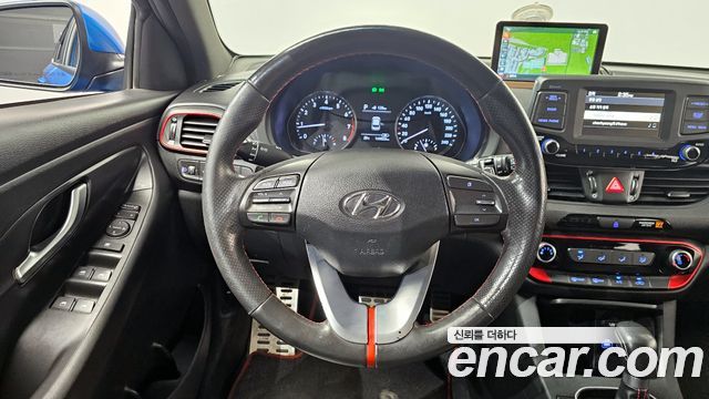 Hyundai i30 2017 — photo 18