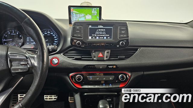 Hyundai i30 2017 — photo 19