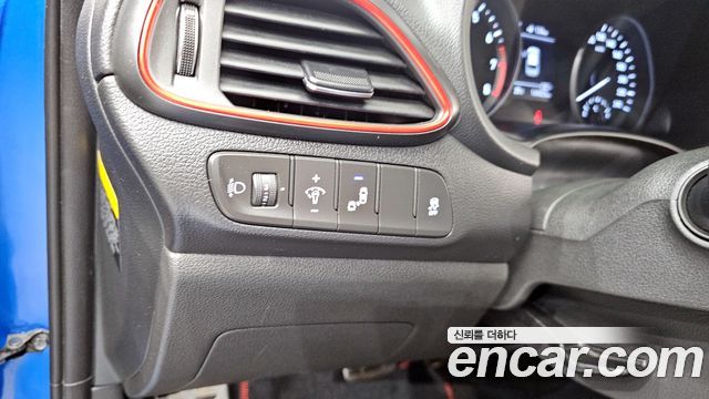 Hyundai i30 2017 — photo 22