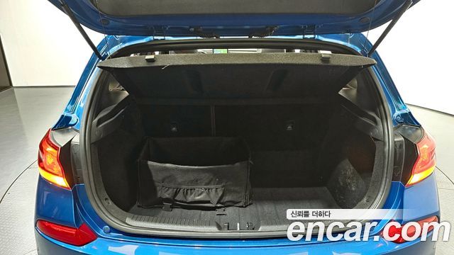 Hyundai i30 2017 — photo 26